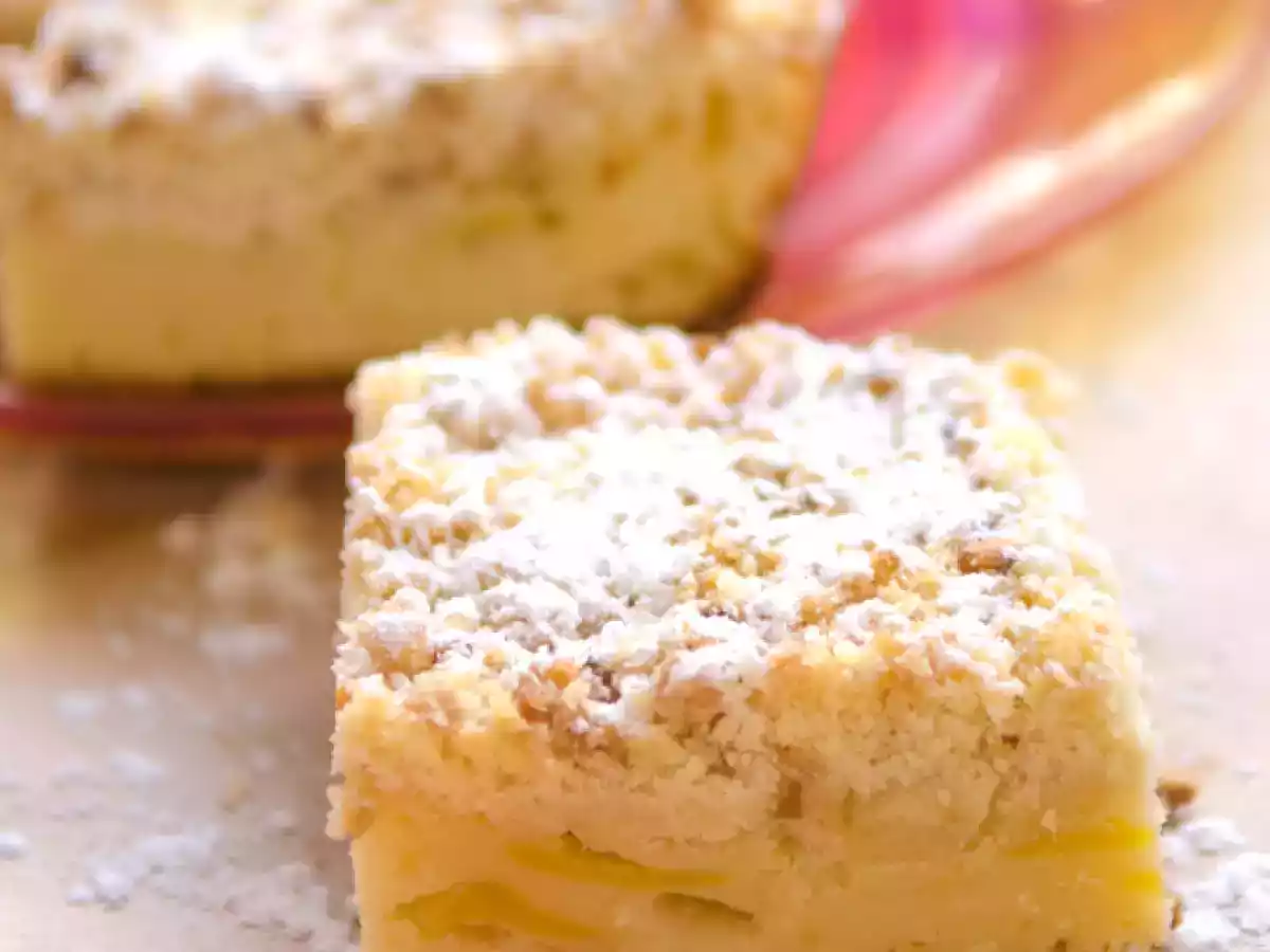 Bizcocho de queso con manzana