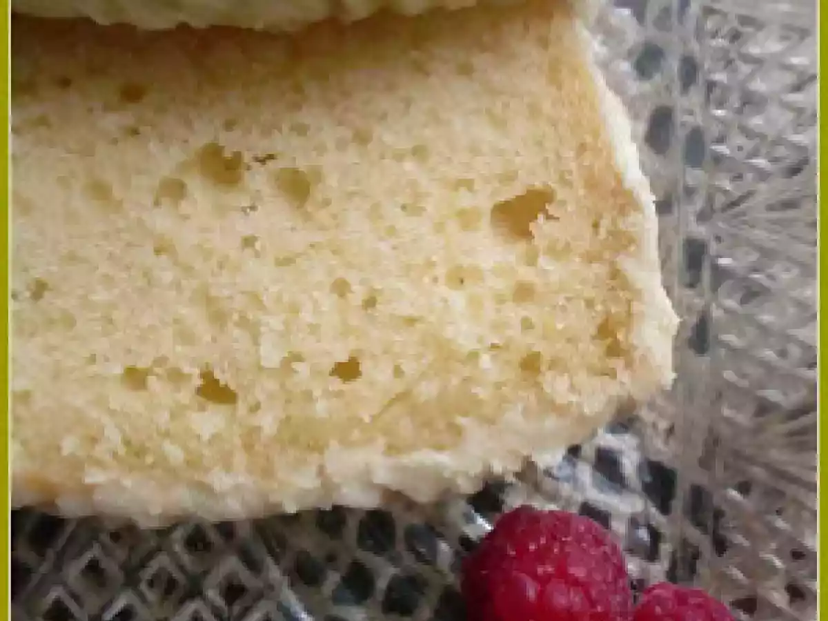 Bizcocho de yogur de limón con cobertura de chocolate blanco - foto 2