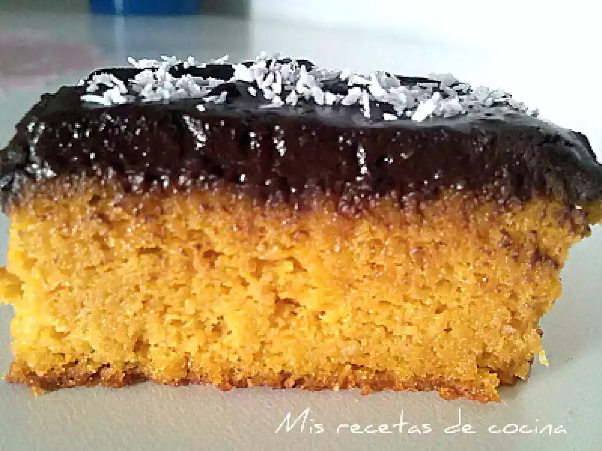Bizcocho de zanahoria con cobertura de chocolate