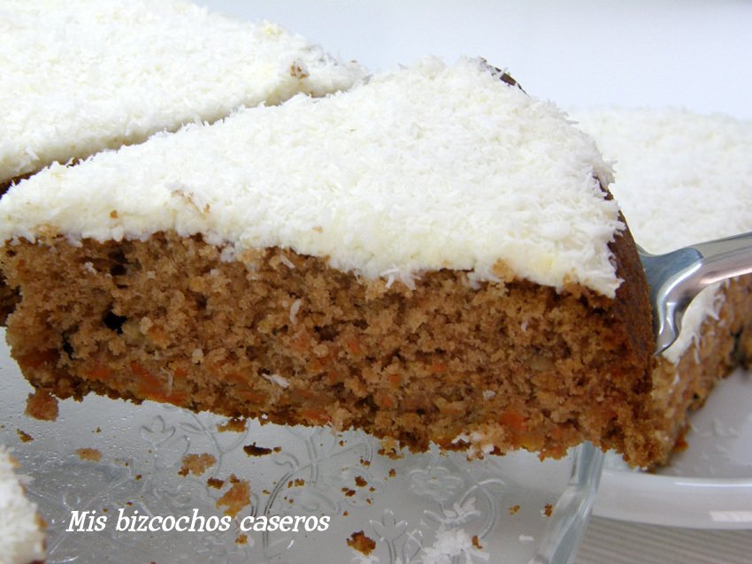 Bizcocho de zanahoria con frosting de queso Receta Petitchef