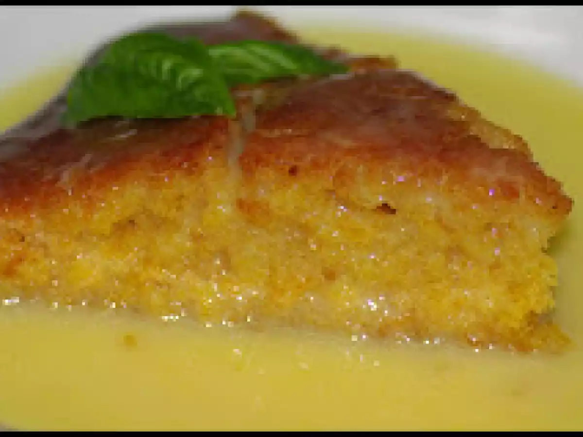 Bizcocho de zanahoria, manzana y almendras en sopa de chocolate blanco - foto 2