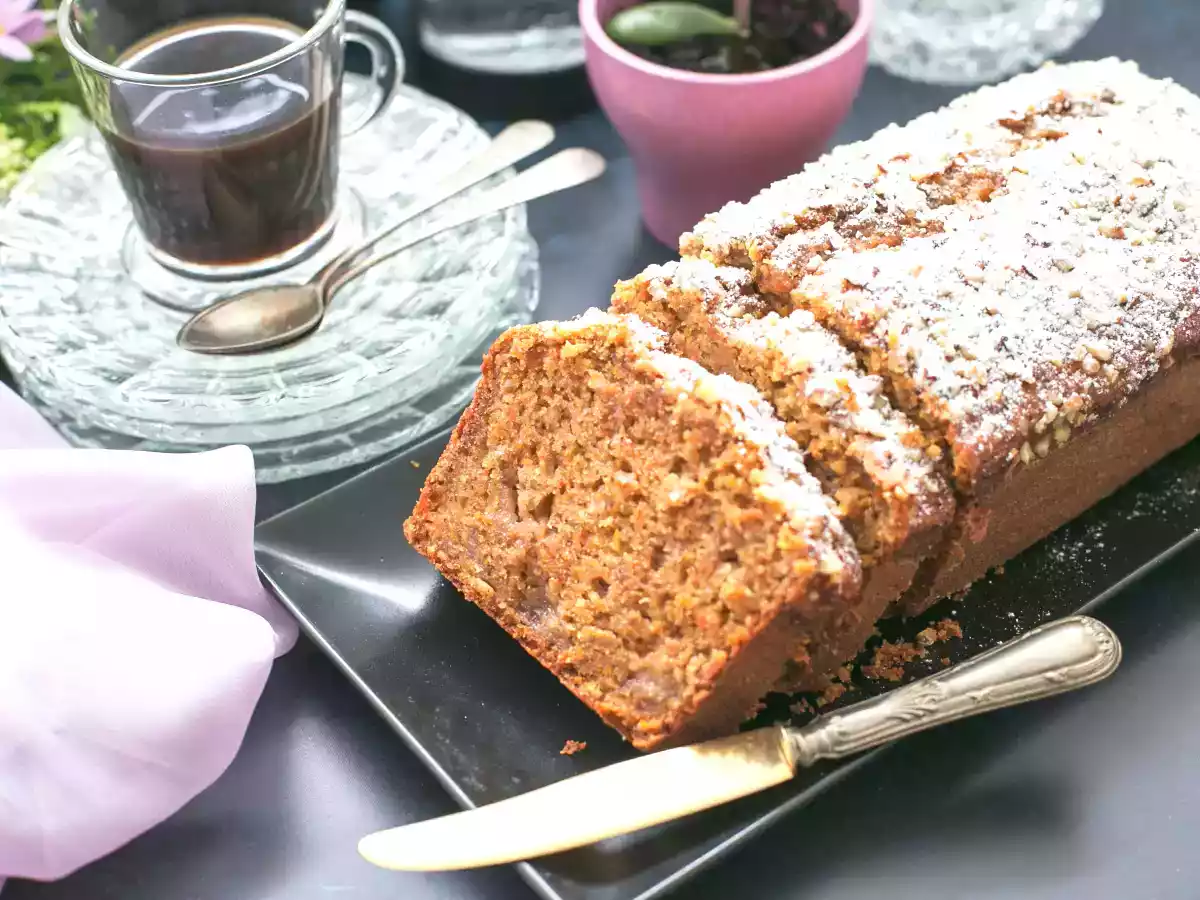 Bizcocho de zanahoria y avellanas