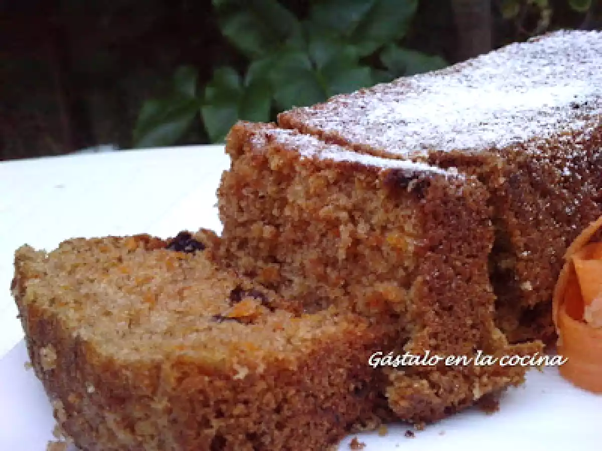 BIZCOCHO DE ZANAHORIA Y UVAS PASAS - foto 3