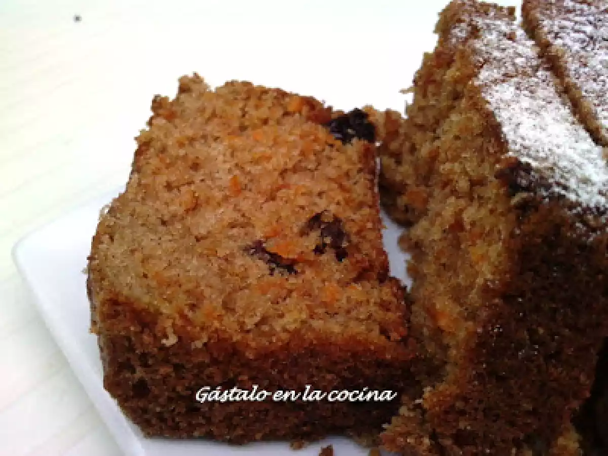 BIZCOCHO DE ZANAHORIA Y UVAS PASAS - foto 4
