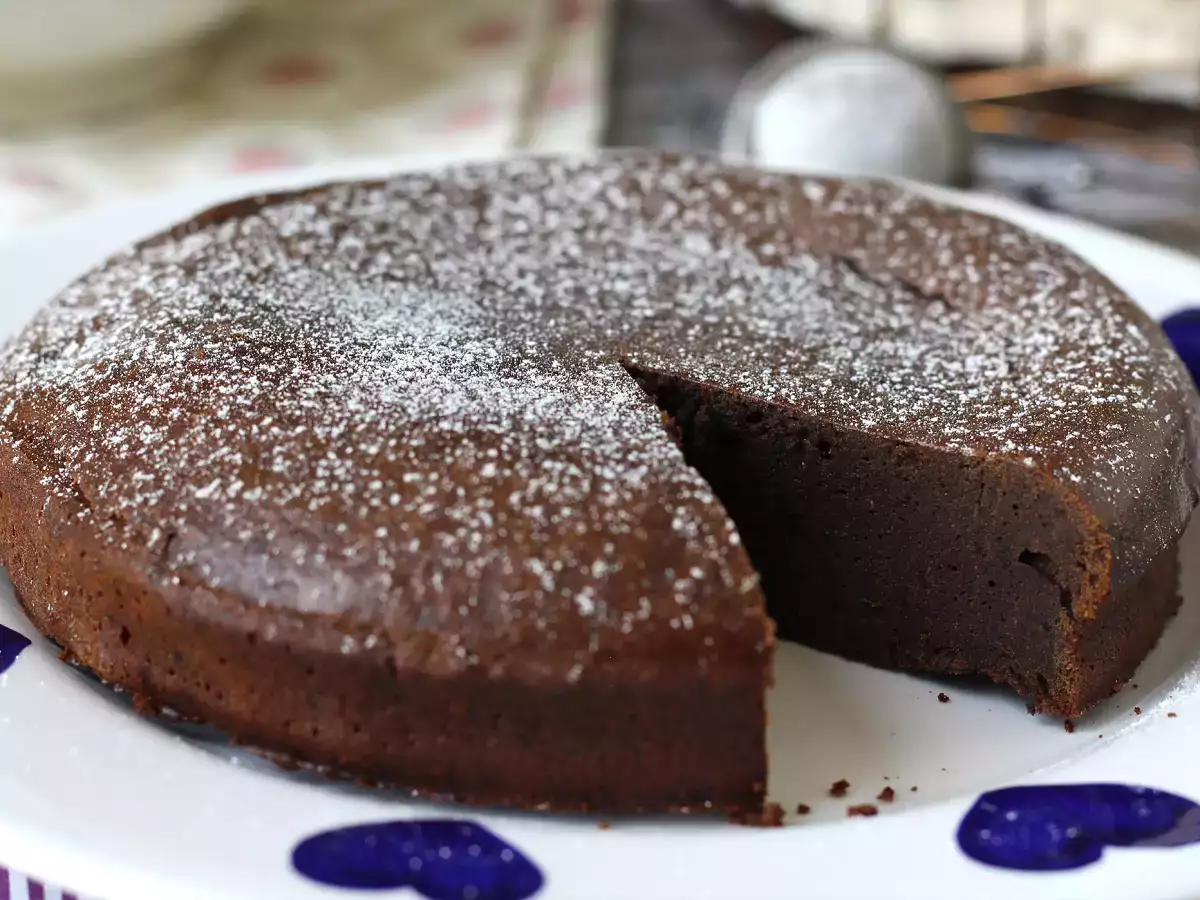 Bizcocho fondant de chocolate proteico: fácil, intenso y jugoso - foto 2