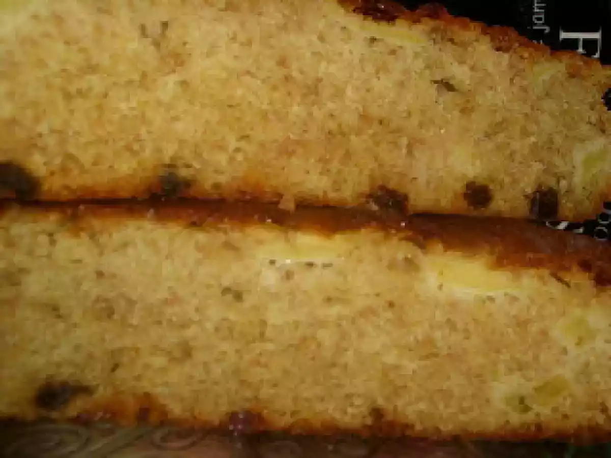 Bizcocho Integral De Manzana Y Pasas