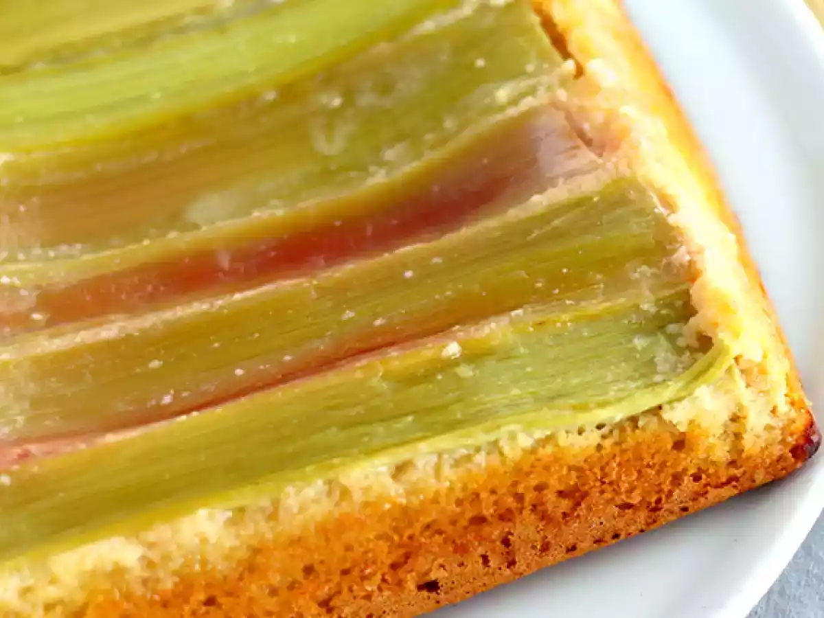 Bizcocho invertido de ruibarbo - foto 2