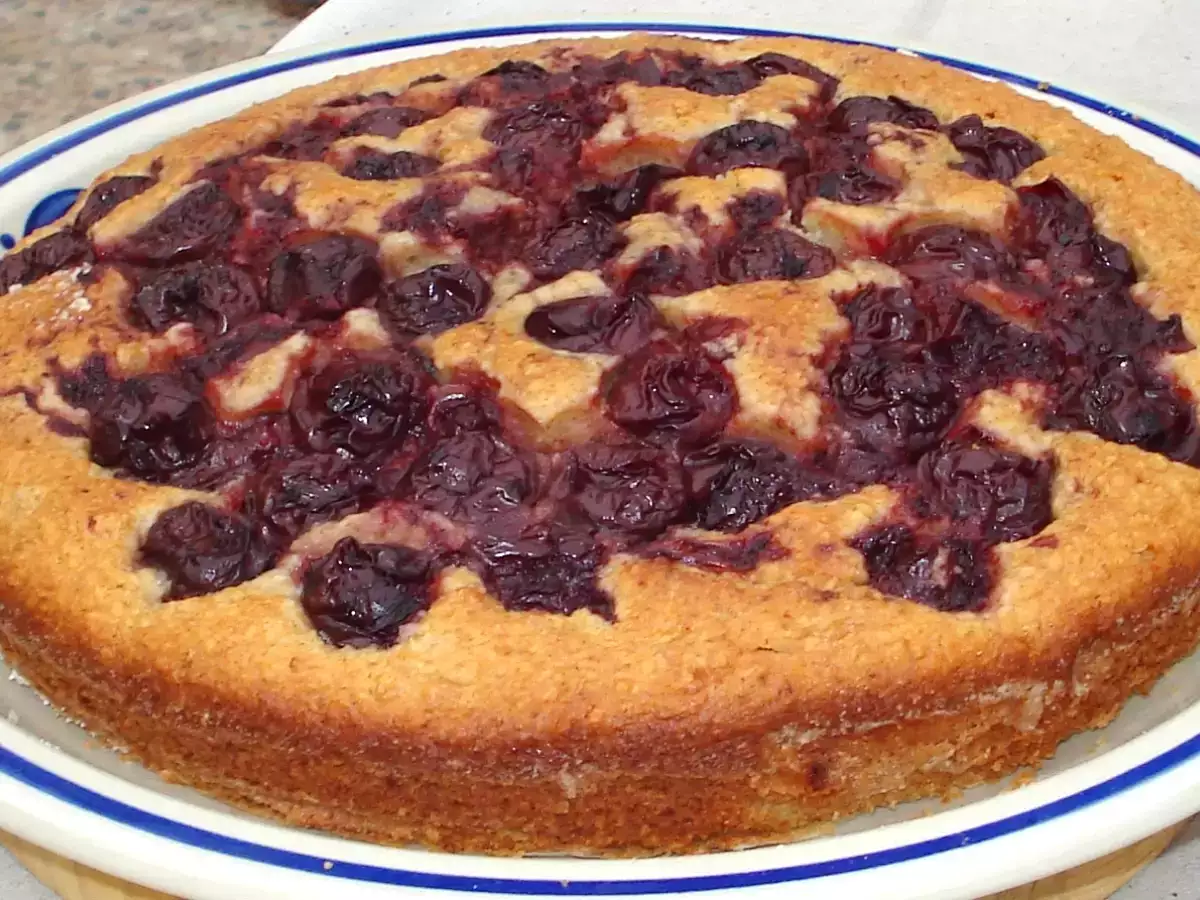 Bizcocho jugoso de cerezas, avena y coco (sin lácteos) - foto 2