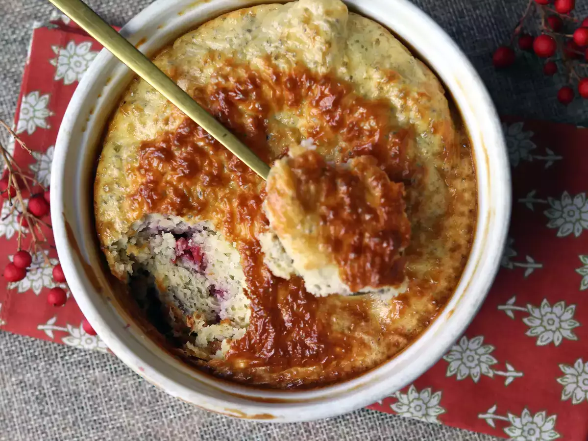 Bizcocho proteico de frutos rojos, facilísimo - foto 3