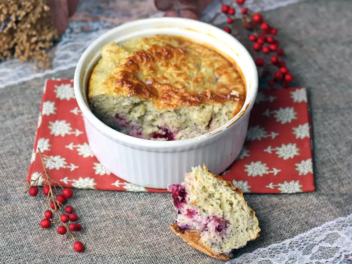 Bizcocho proteico de frutos rojos, facilísimo - foto 5