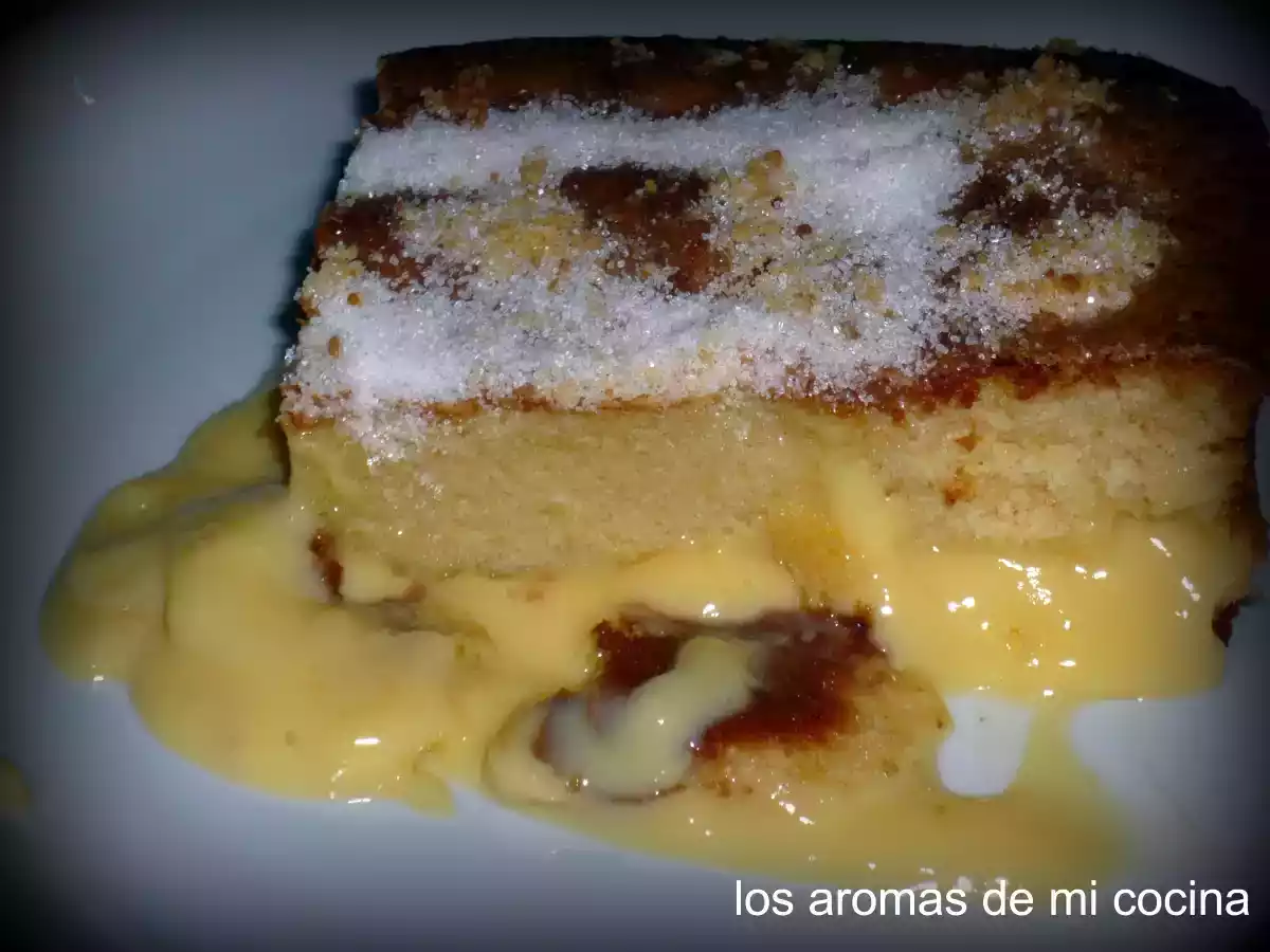 Bizcocho relleno de natillas