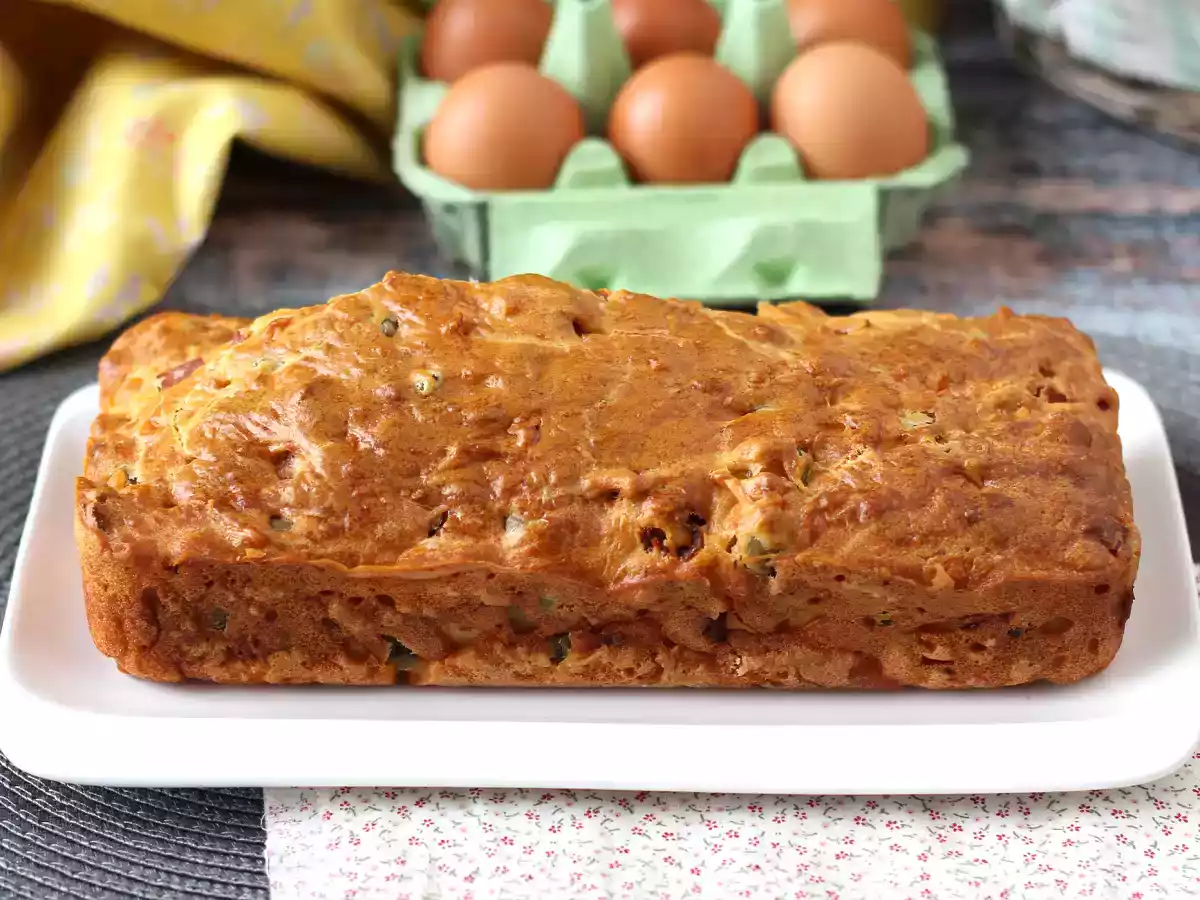 Bizcocho salado de jamón cocido, aceitunas y tomates secos con skyr - foto 2