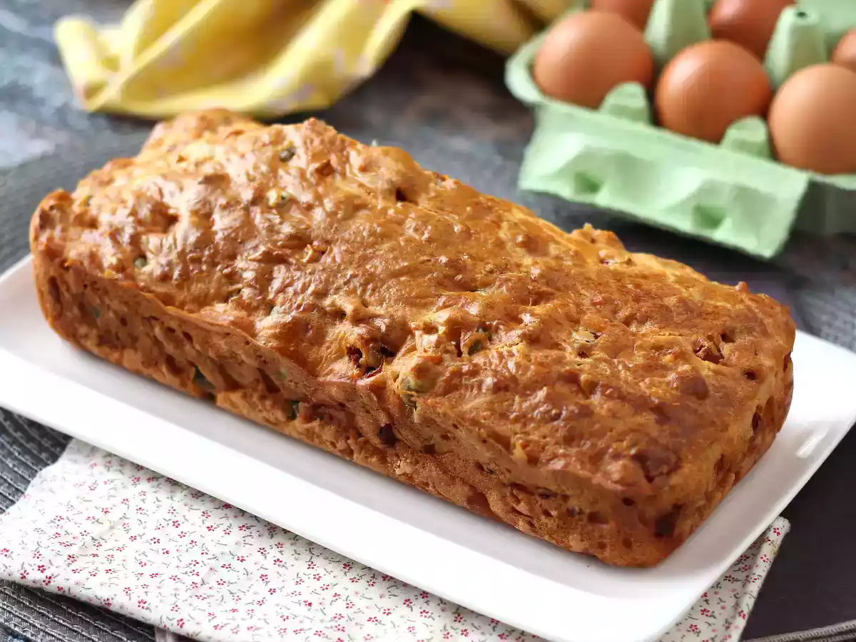 Bizcocho salado de jamón cocido, aceitunas y tomates secos con skyr - foto 4