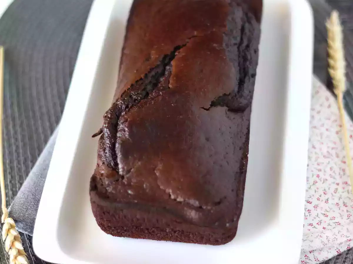 Bizcocho vegano de chocolate y almendras - foto 2