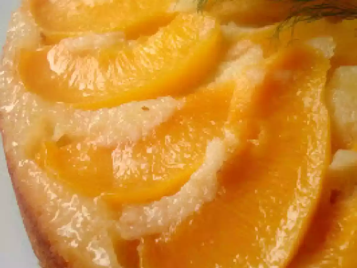 BIZCOCHO VOLTEADO DE MELOCOTÓN Y COCO