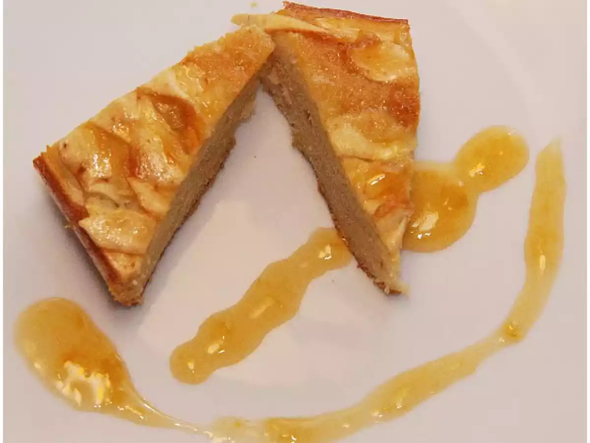 Bizcochuelo de pera y manzana.