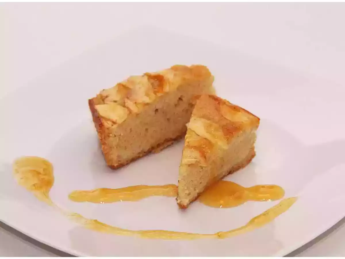 Bizcochuelo de pera y manzana. - foto 3