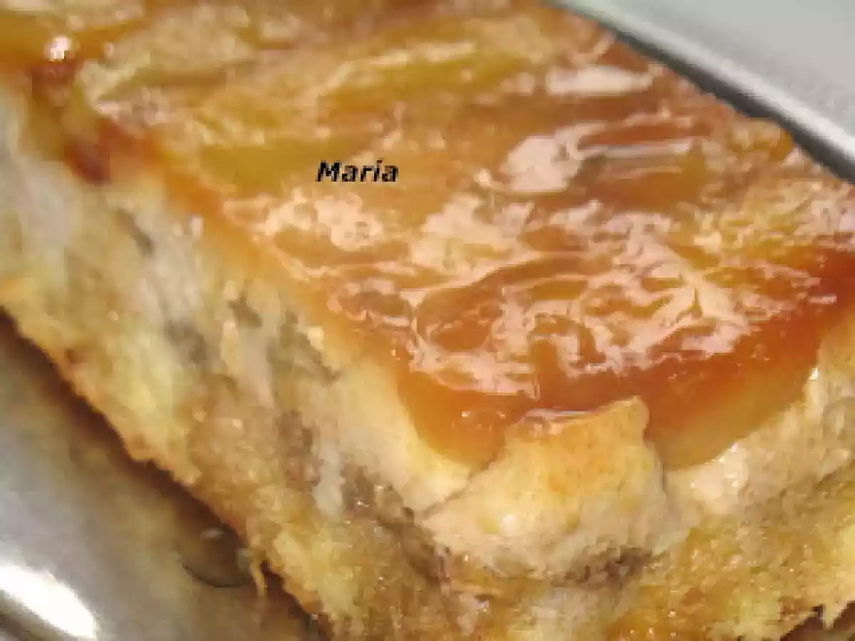 Bizcoflan con manzanas caramelizadas y nueces