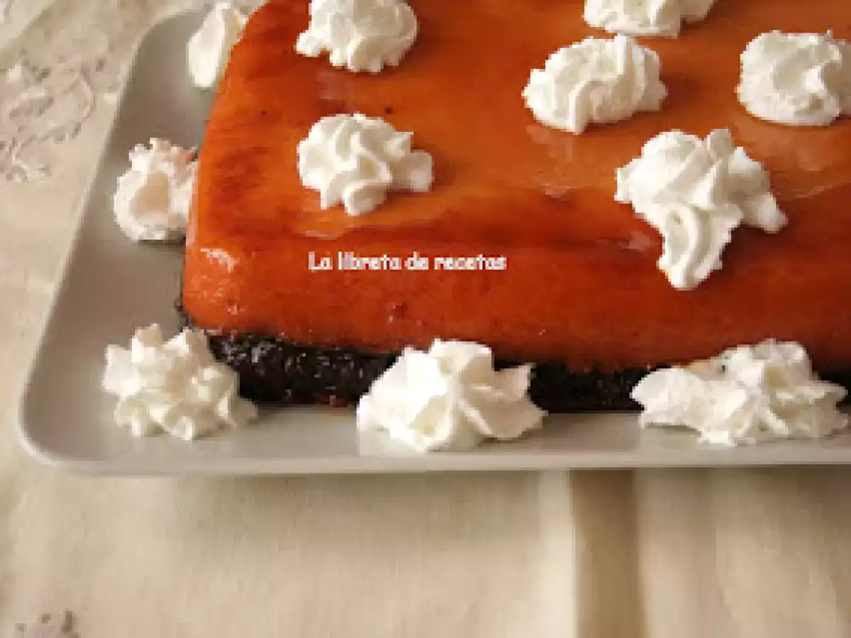 Bizcoflan de naranja y chocolate