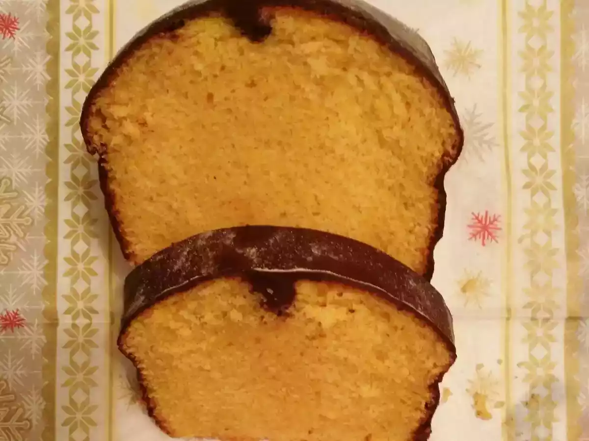 Bizcoho de zanahorias, yogur griego y cobertura de chocolate-Conchi Bravo