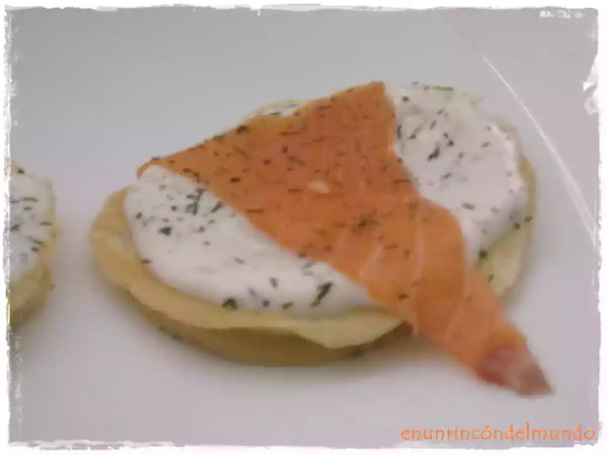 Blinis con salmón ahumado - Hemc 46
