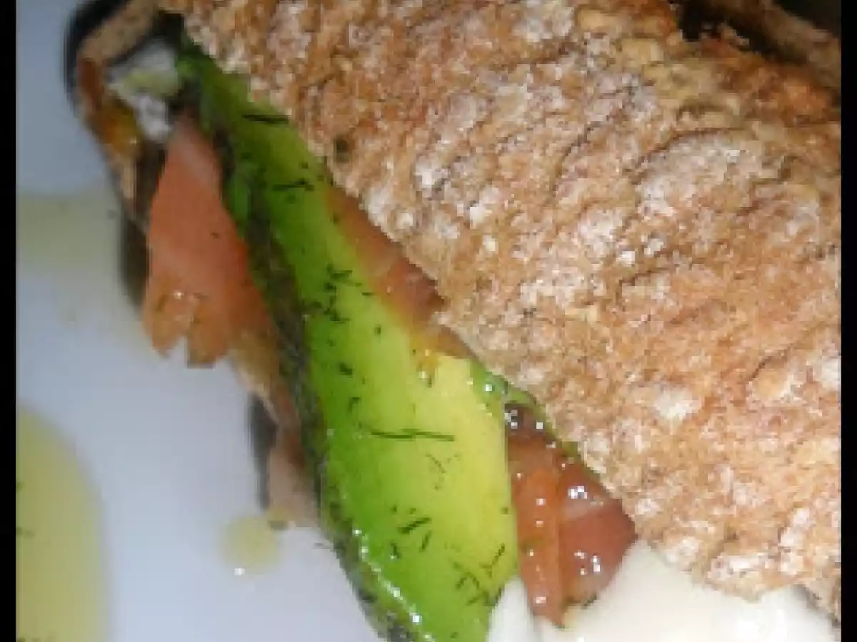 BOCADILLO COMPLETO DE SALMON AL ENELDO - foto 3