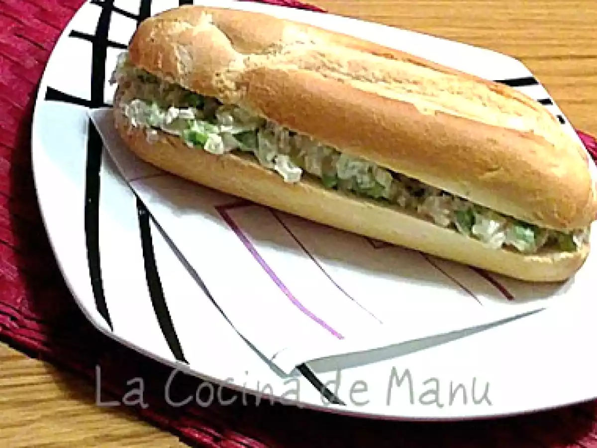 Bocadillo de pollo desmenuzado