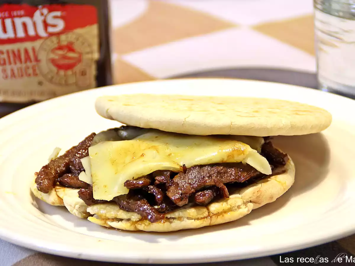 Bocadillo de ternera a la salsa barbacoa