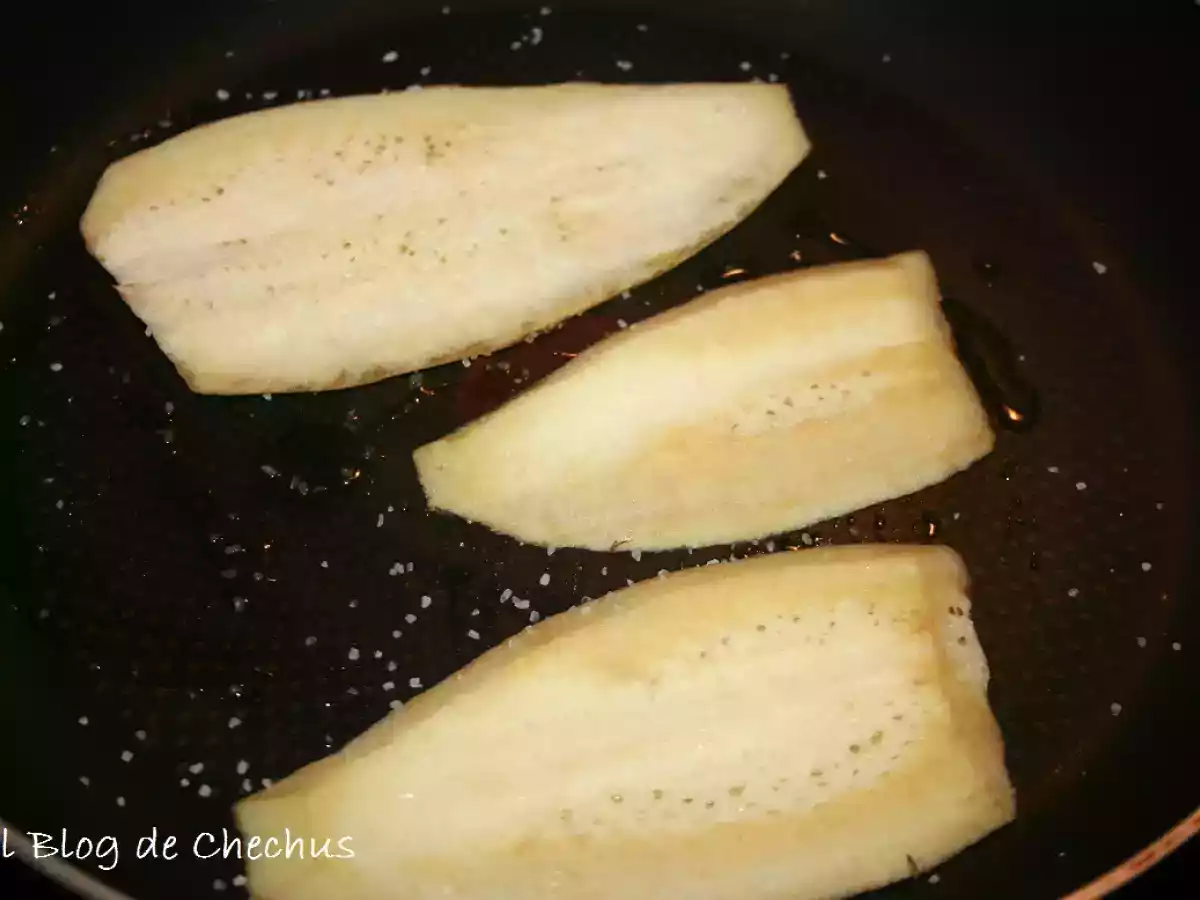 Bocaditos de berenjena con sobrasada y miel
