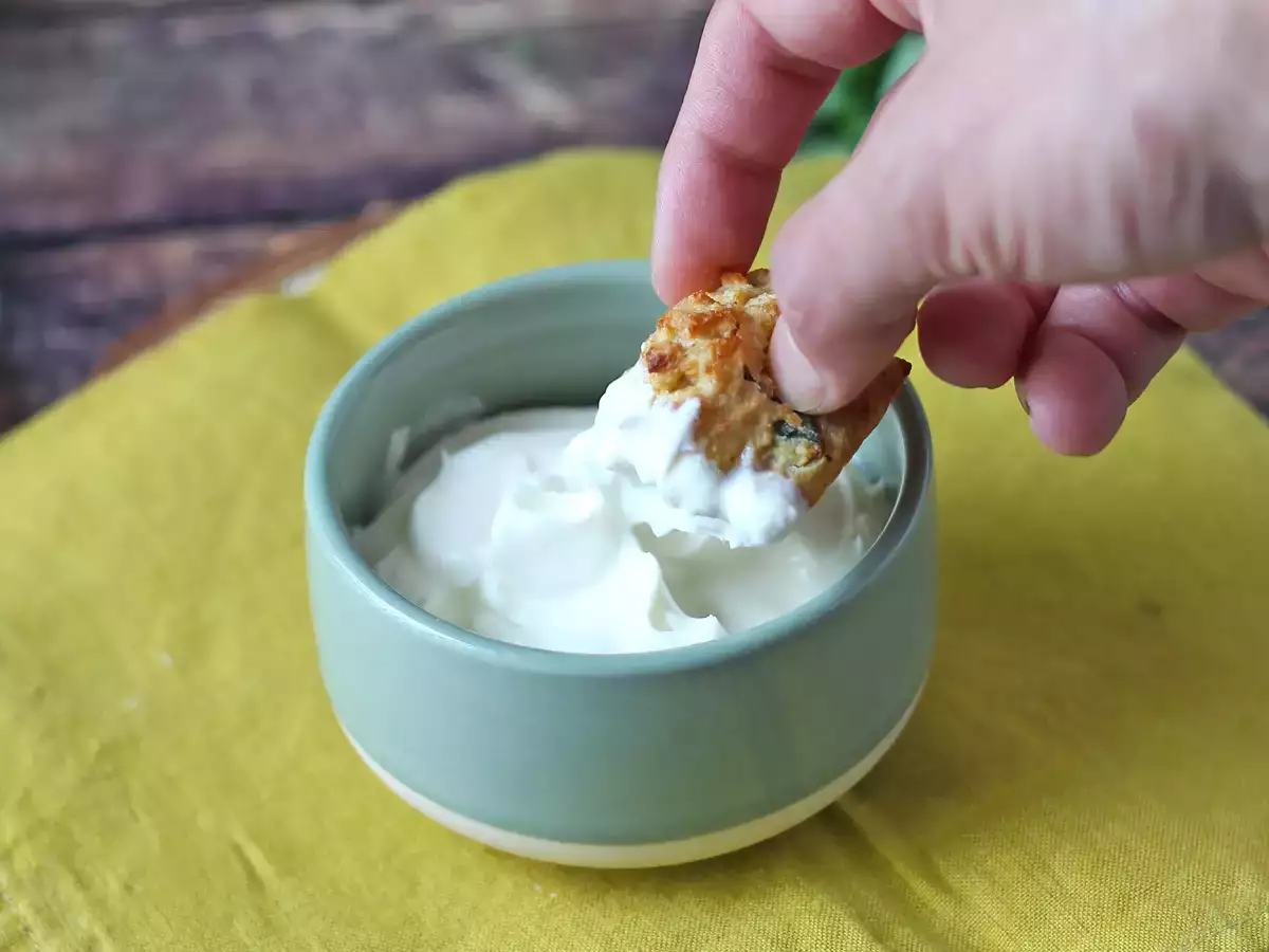 Bocaditos de pan de molde con parmesano, albahaca y ralladura de limón en freidora de aire - foto 2