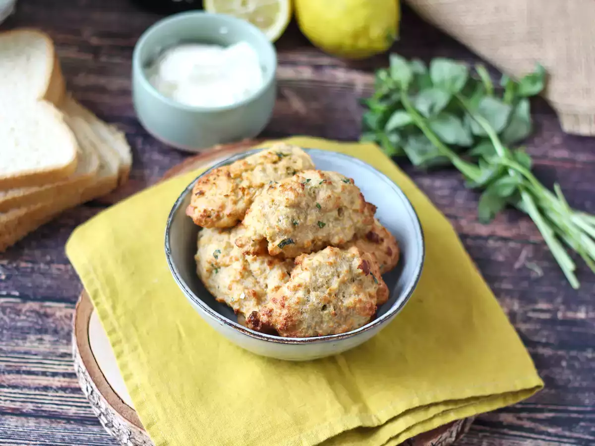 Bocaditos de pan de molde con parmesano, albahaca y ralladura de limón en freidora de aire - foto 6