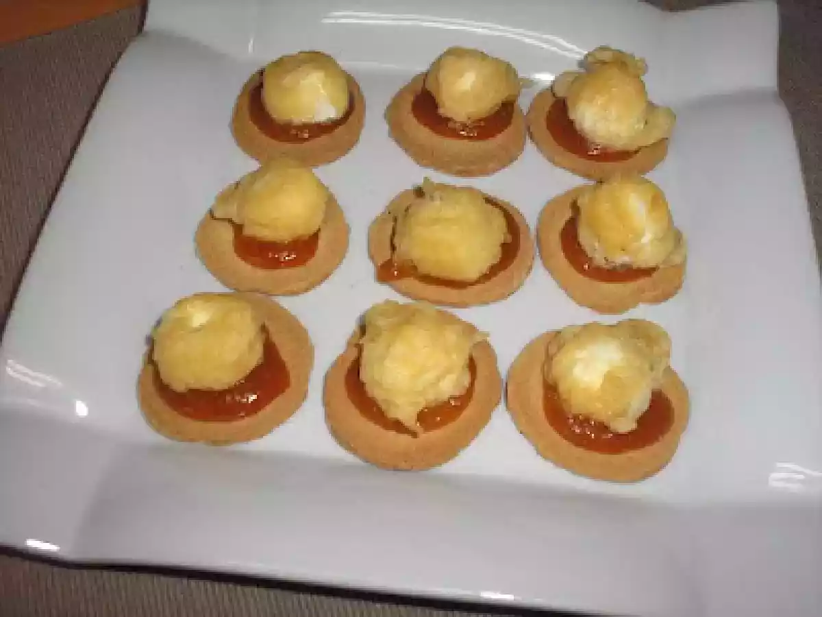 BOCADITOS DE QUESO SOBRE CHUTNEY DE NÍSPERO - foto 3