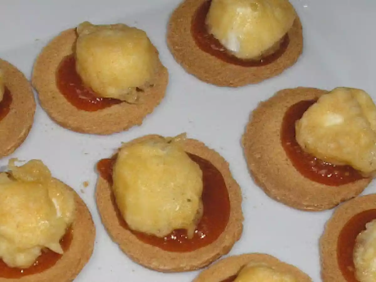 BOCADITOS DE QUESO SOBRE CHUTNEY DE NÍSPERO - foto 4