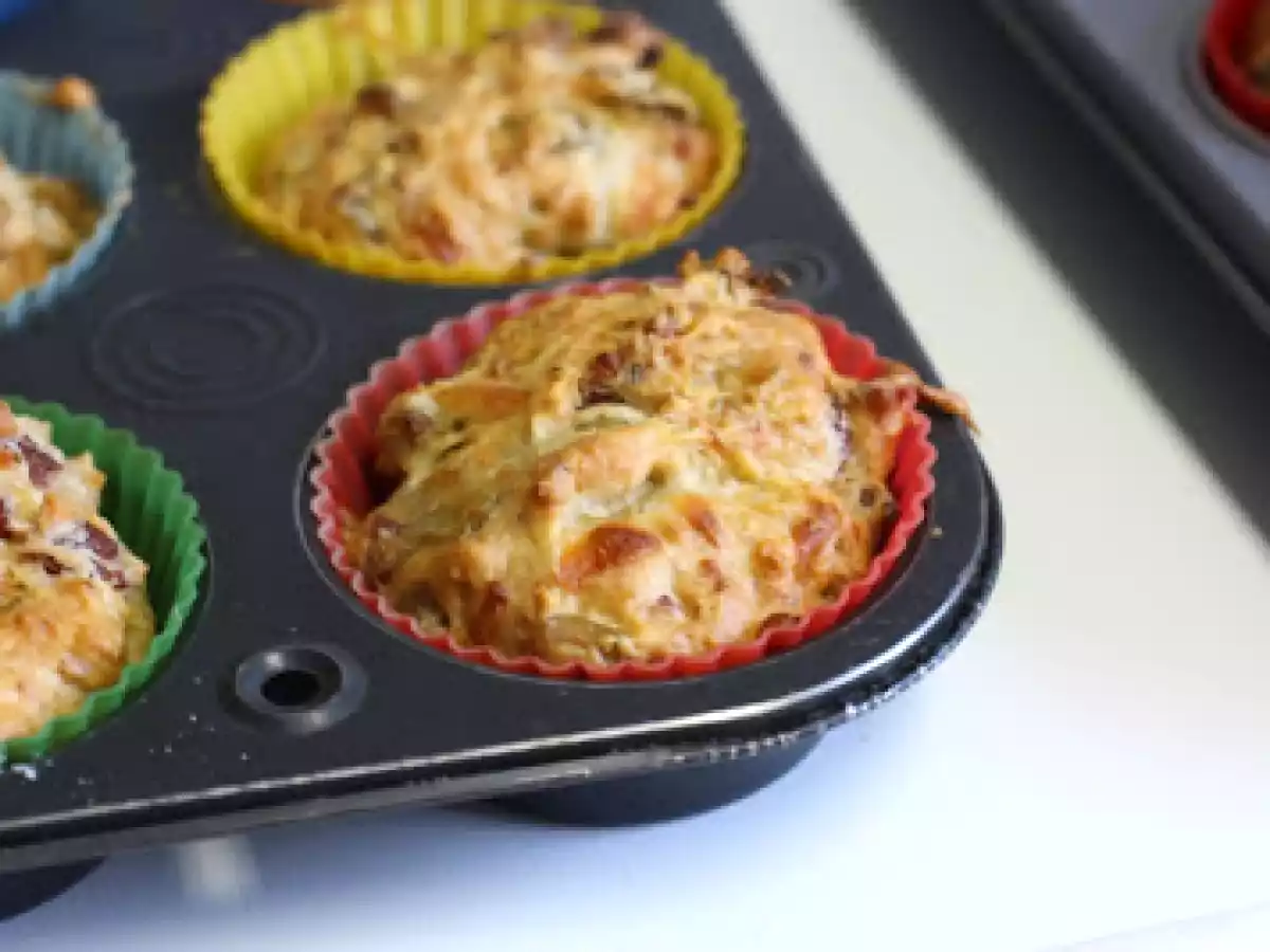 Bocados de fuet y aceitunas