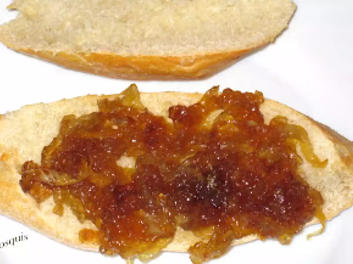 Bocata de la esperanza de ventresca con pimientos asados y cebolla caramelizada - foto 2