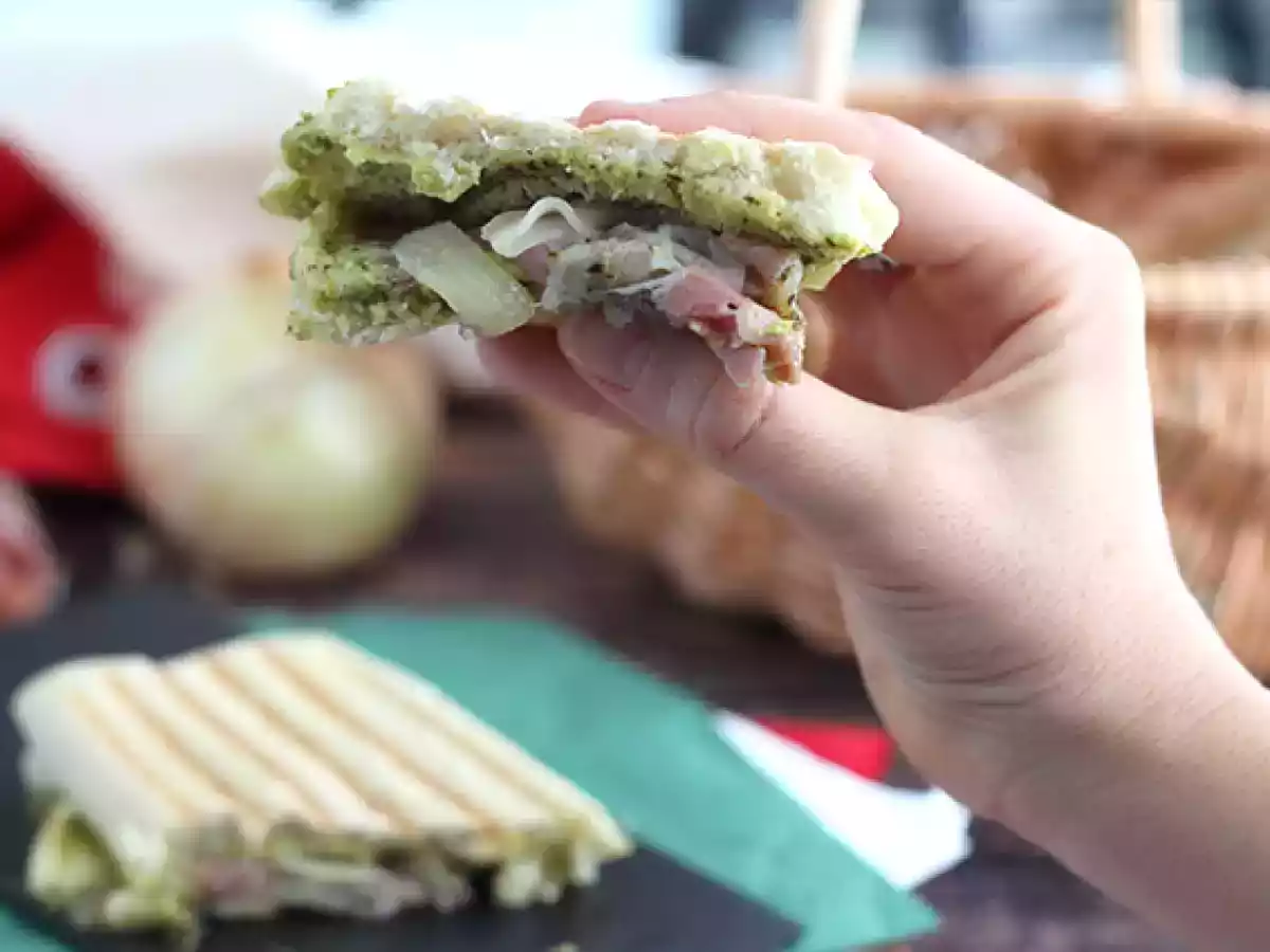 Bocata italiano: panino con pesto, mozzarella y bacon - foto 3