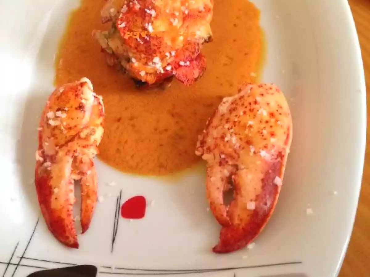 BOGAVANTE A LA PLANCHA CON SALSA DE CÍTRICOS AL AZAFRAN