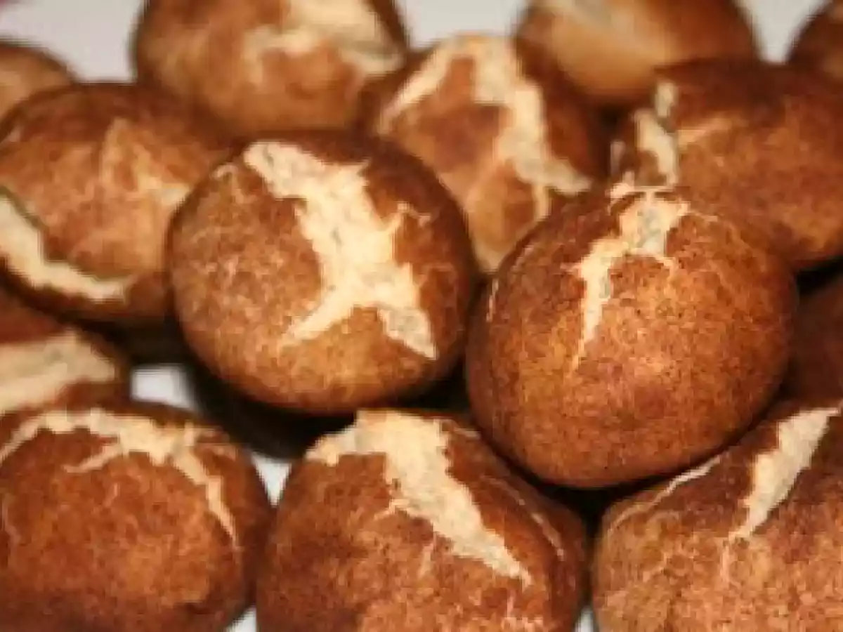 BOLINHOS DE CANELA