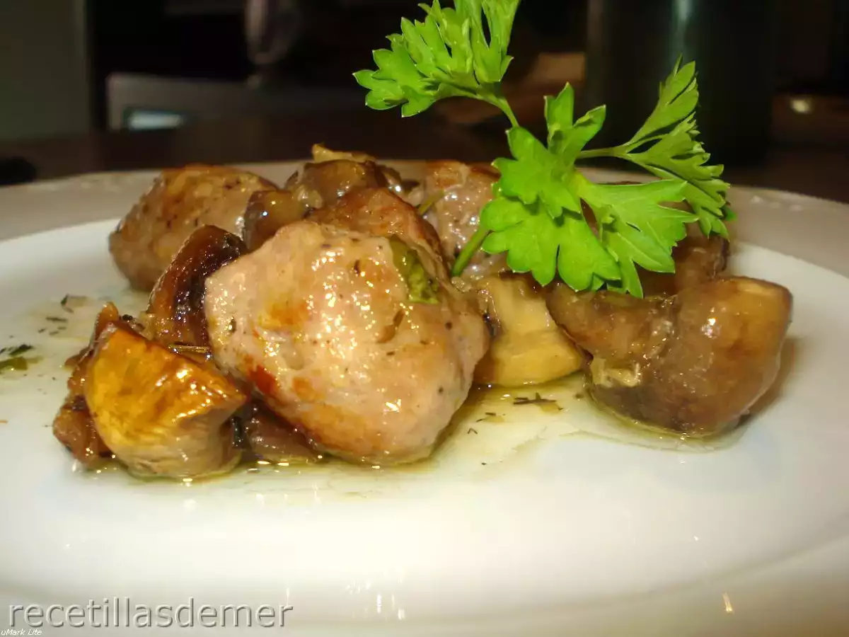 Bolitas de butifarra y champiñones - foto 2