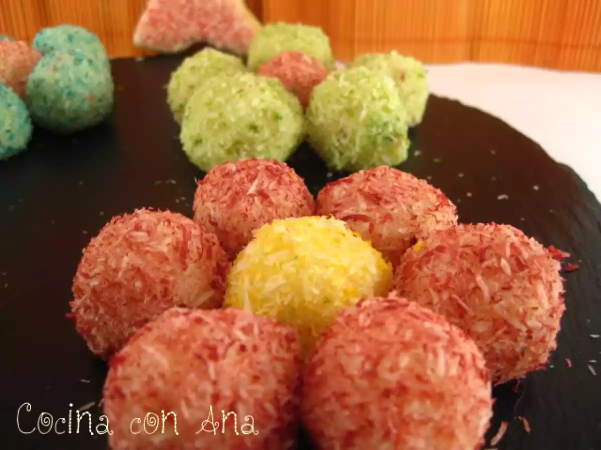 BOLITAS DE COCO MULTICOLOR - foto 4