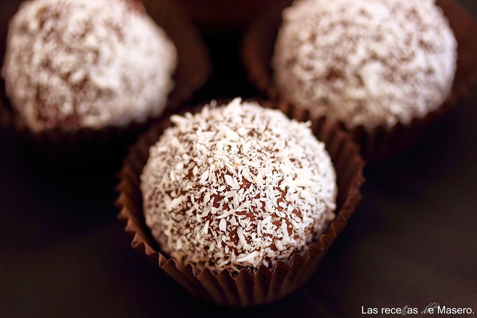 Bolitas de coco y chocolate Receta Petitchef