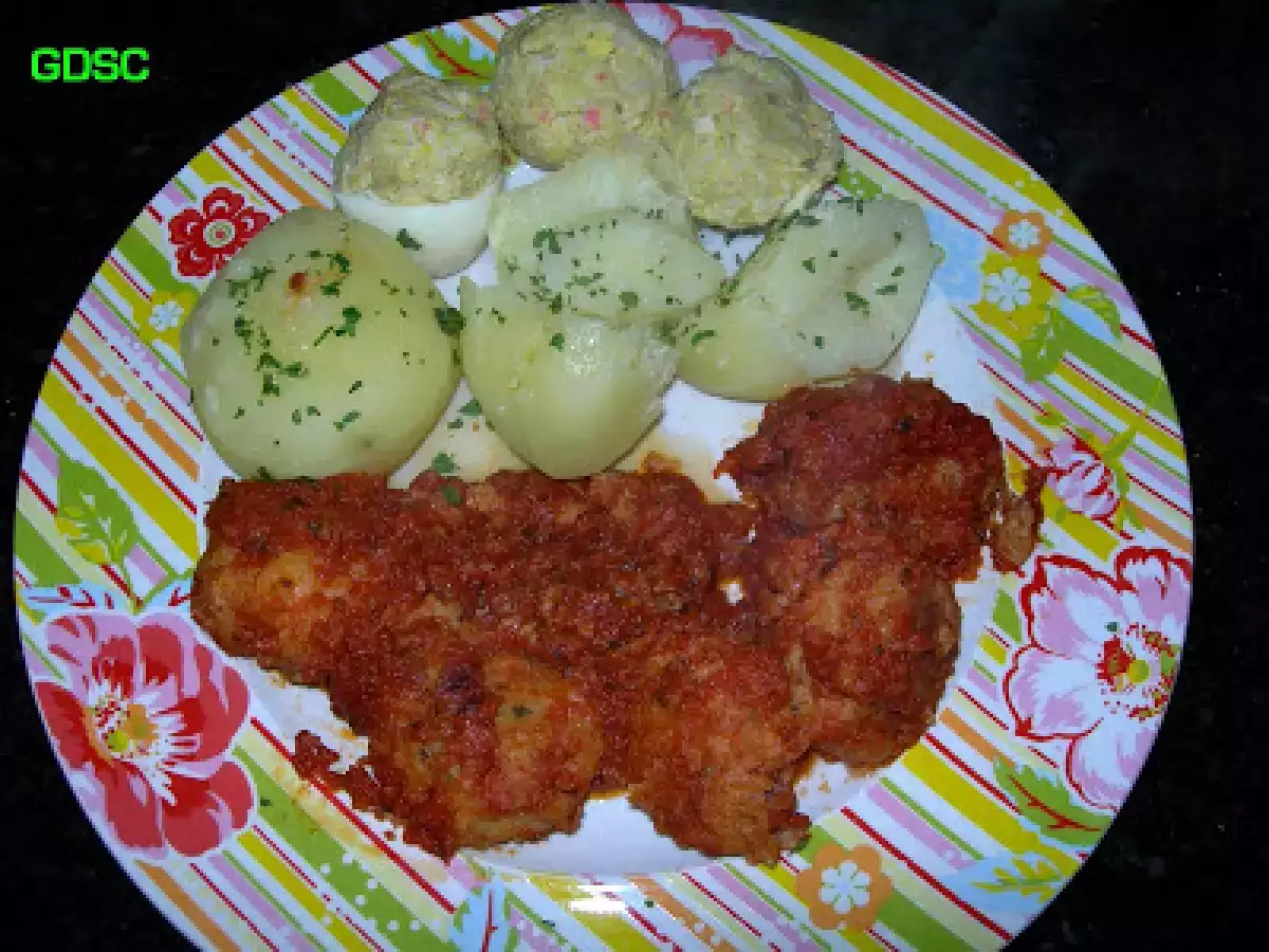 BOLITAS DE MERLUZA Y GAMBAS CON HUEVOS RELLENOS