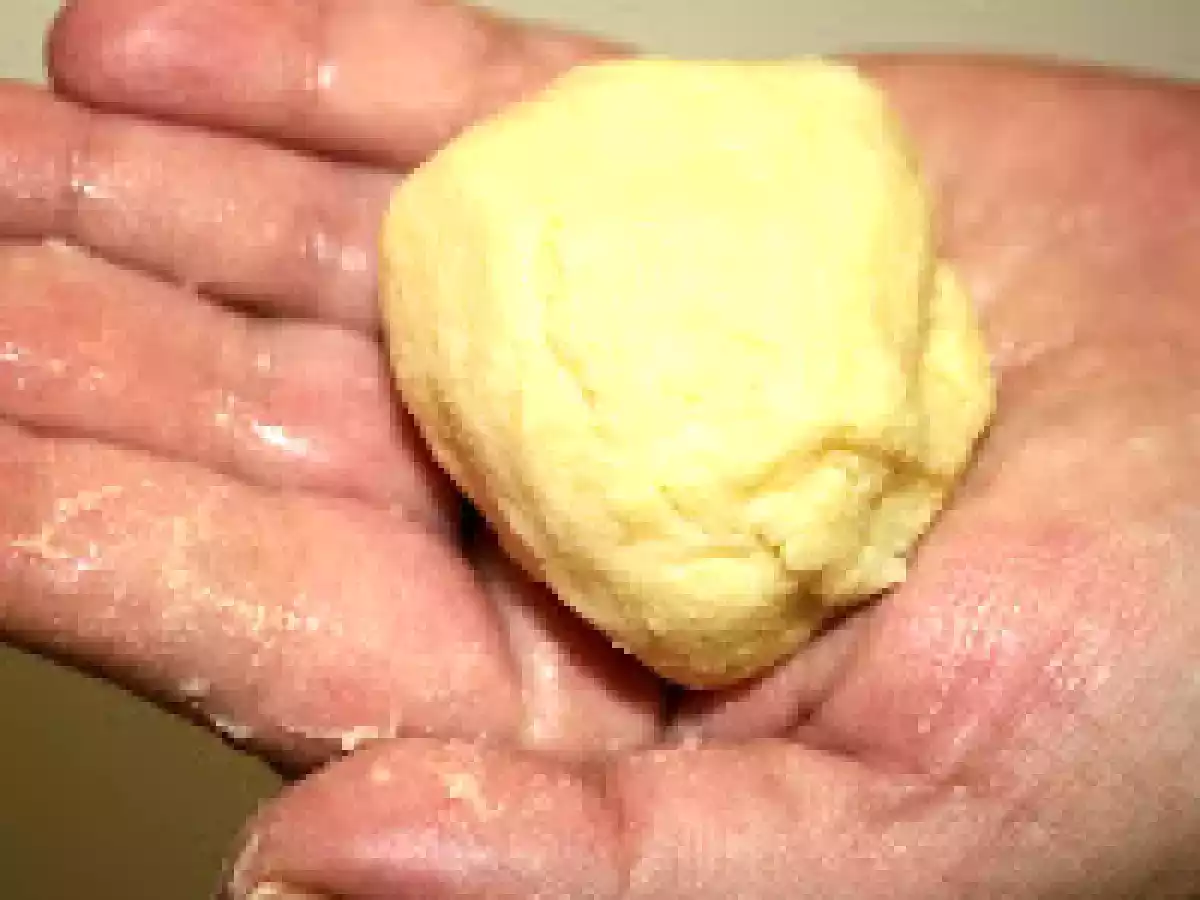 Bolitas de polenta rellenas de gambas, champiñones y ajos tiernos con salsa de piquillos - foto 4