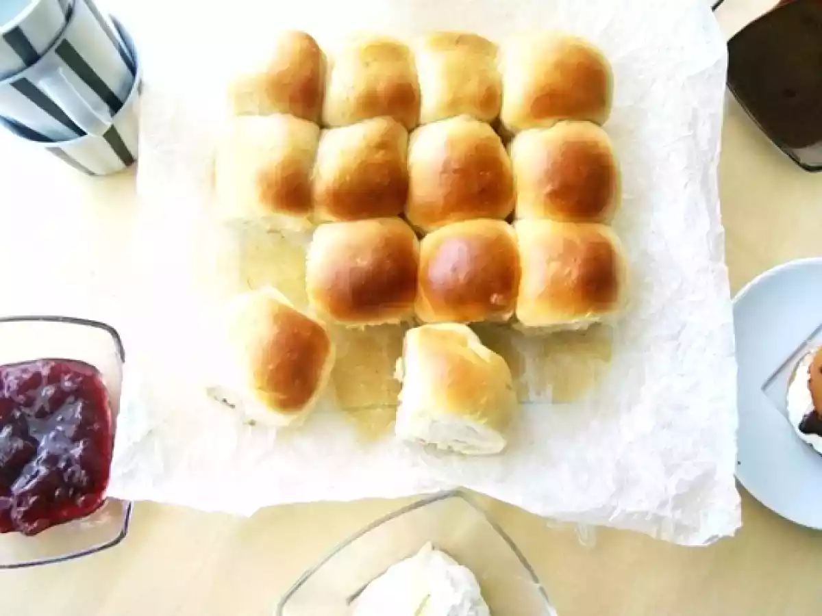 Bollitos con miel de azahar