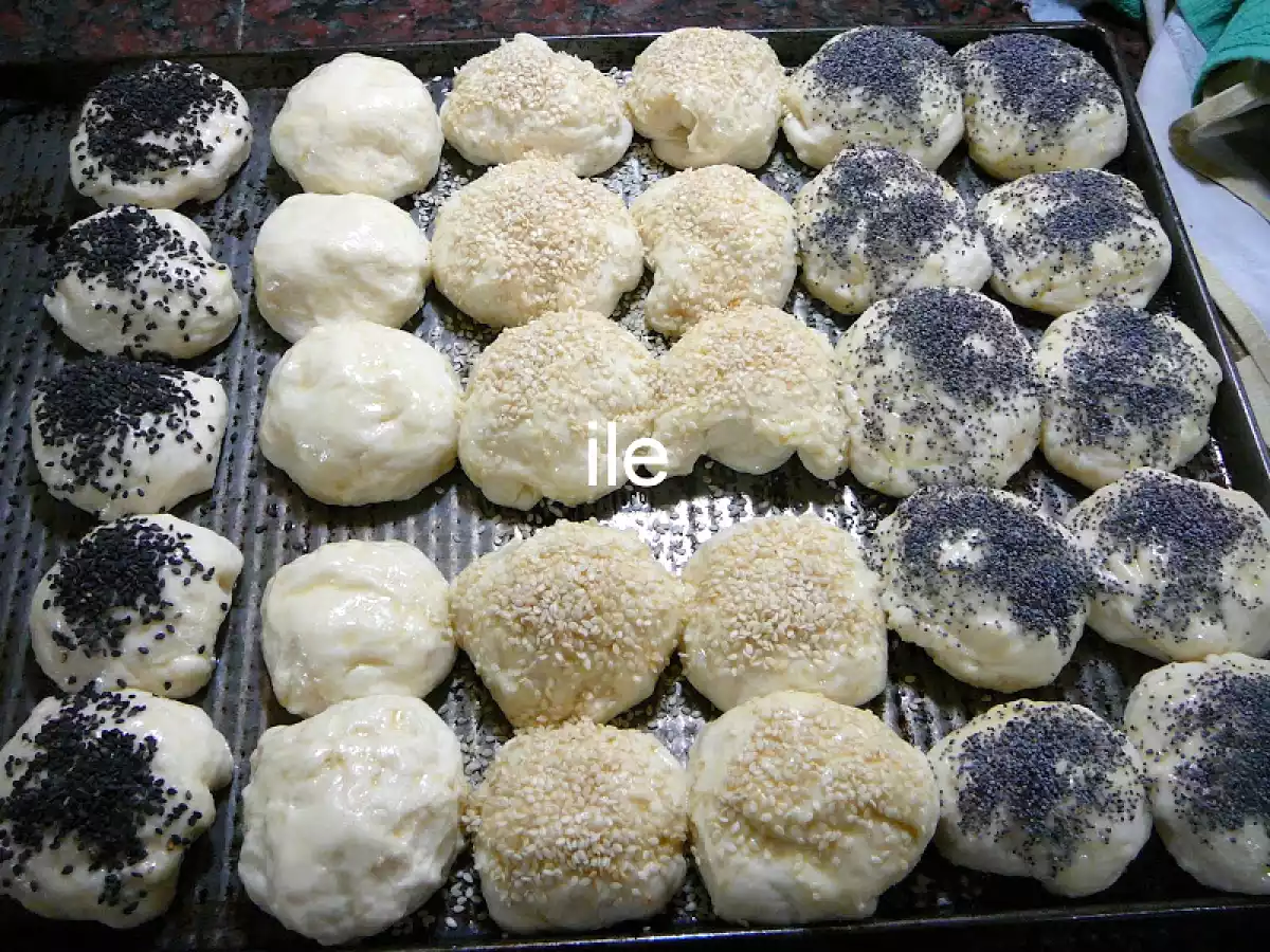 Bollitos de masa de viena con semillas