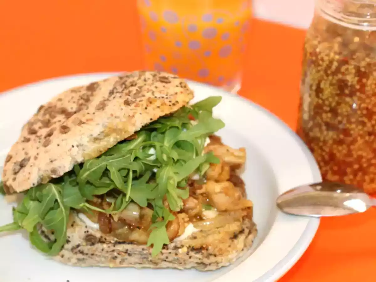 Bollo de pollo con curry