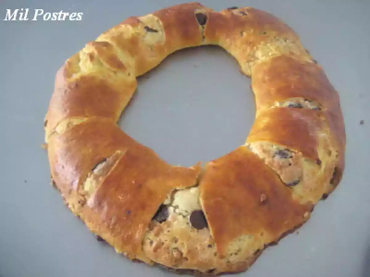 Bollo relleno de merengue francés y frutos secos - foto 5