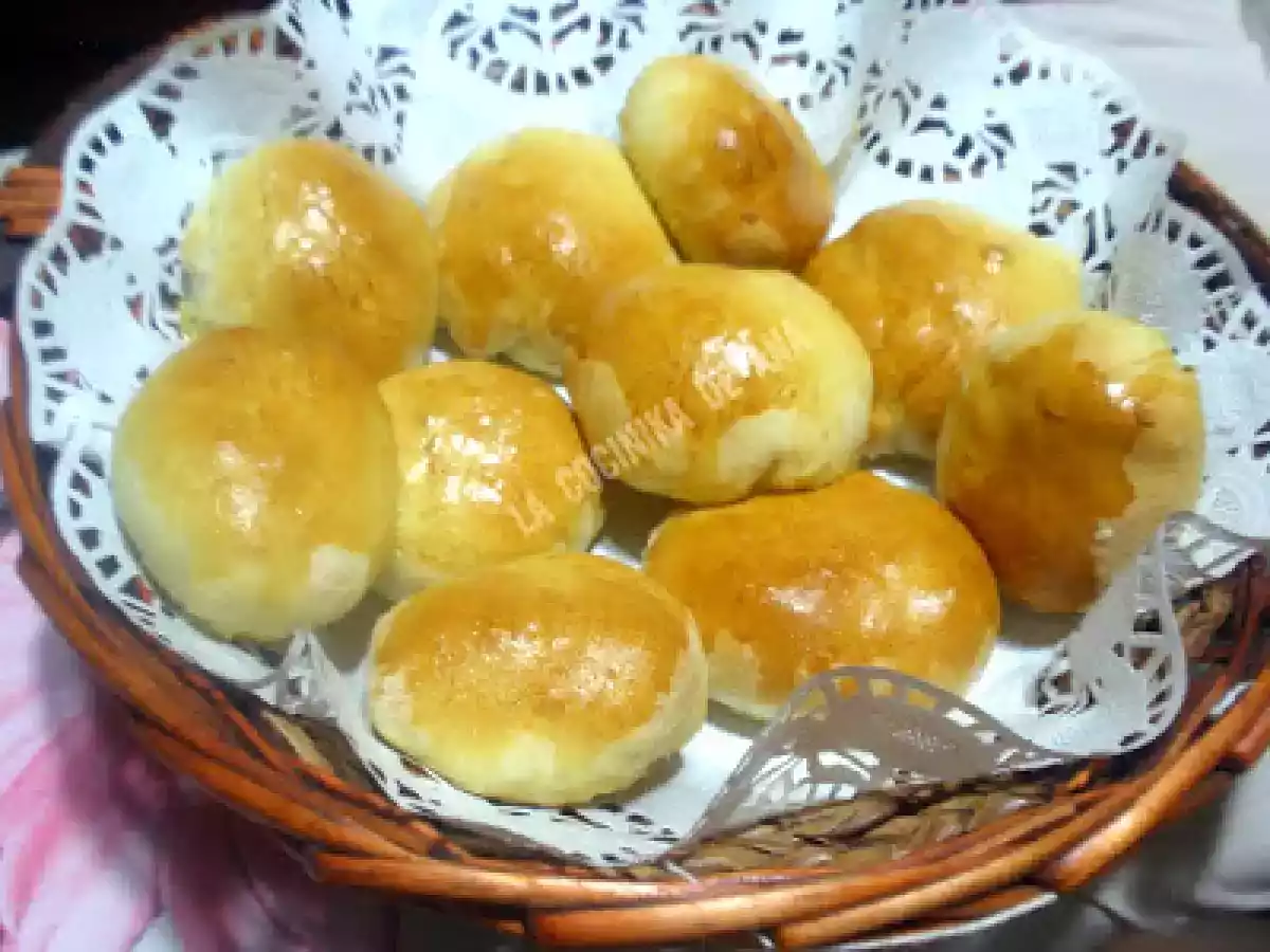 Bollos rusos rellenos (pirozhki)