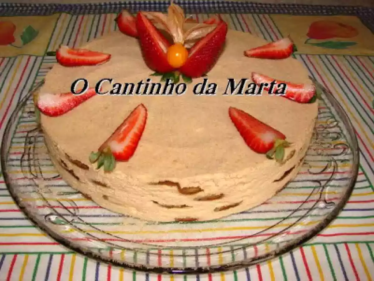 Bolo de Bolacha e Leite Condensado