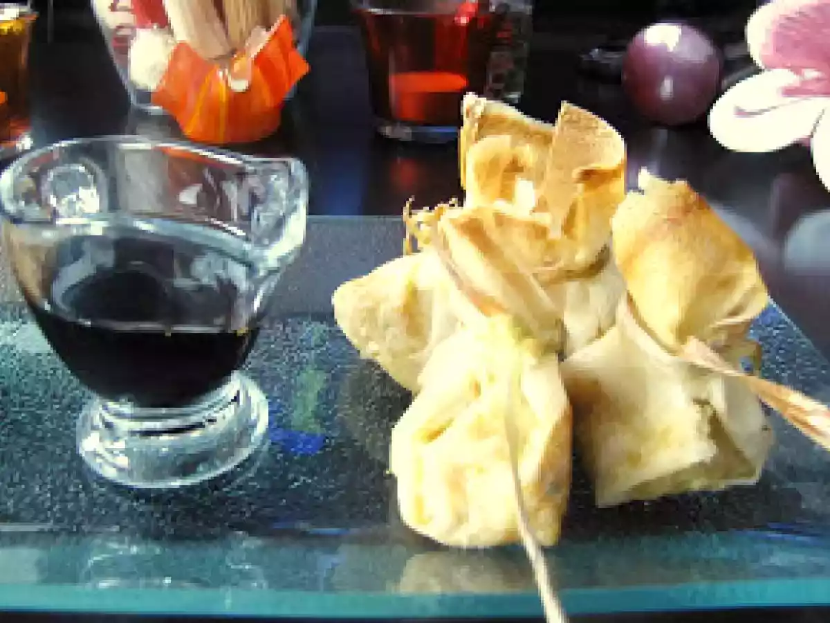 Bolsitas Estilo Oriental Rellenas de Camarones